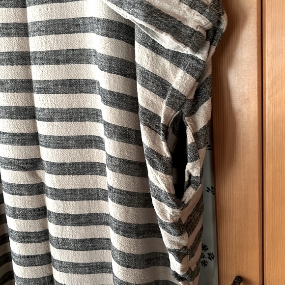 Linen Blend Unstructured Dress - Picture 4 of 8